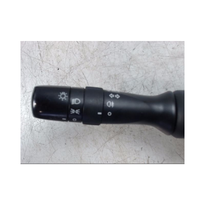COMMANDE CLIGNOTANT TOYOTA YARIS II 2010-