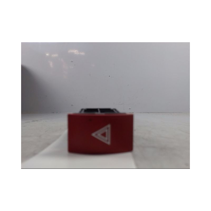 BOUTON DE WARNING KIA PICANTO
