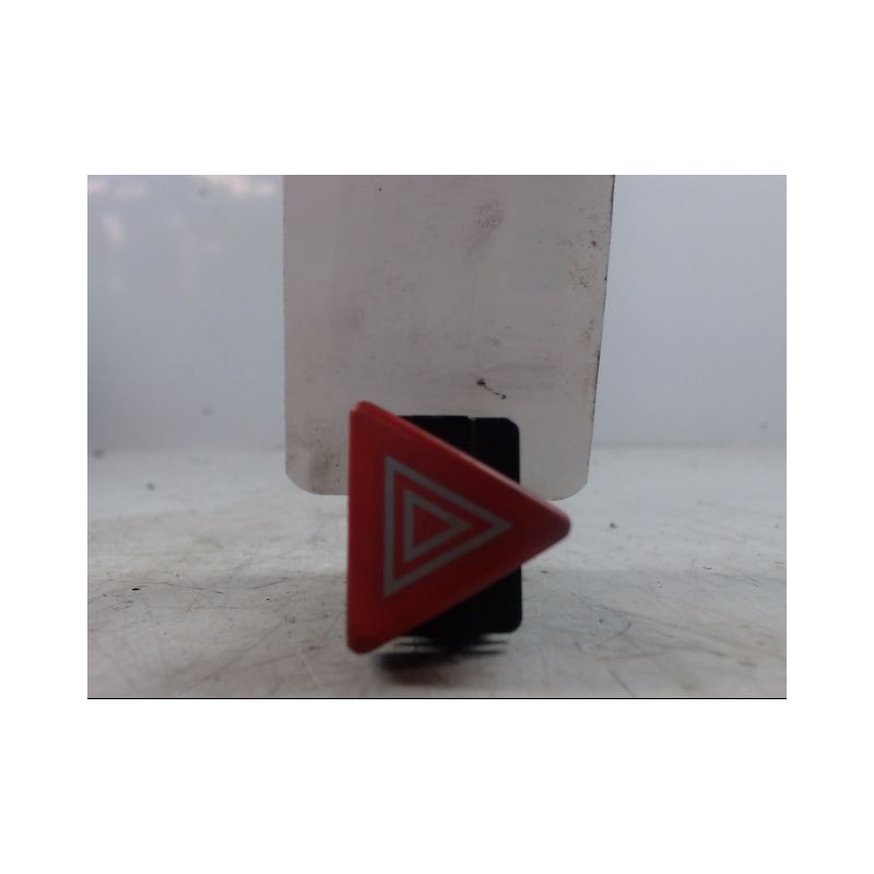BOUTON DE WARNING AUDI A3 SPORTBACK