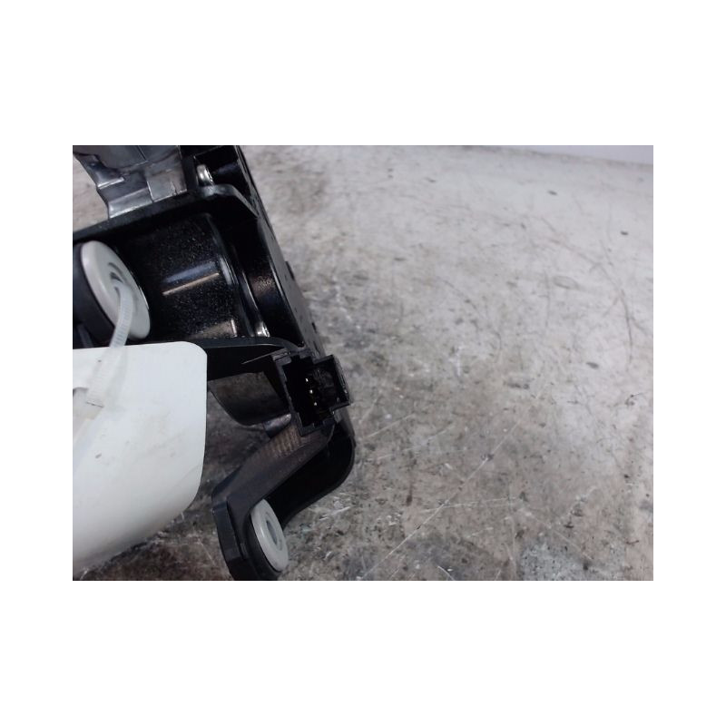MOTEUR ESSUIE-GLACE ARRIERE RENAULT MEGANE III 2008-