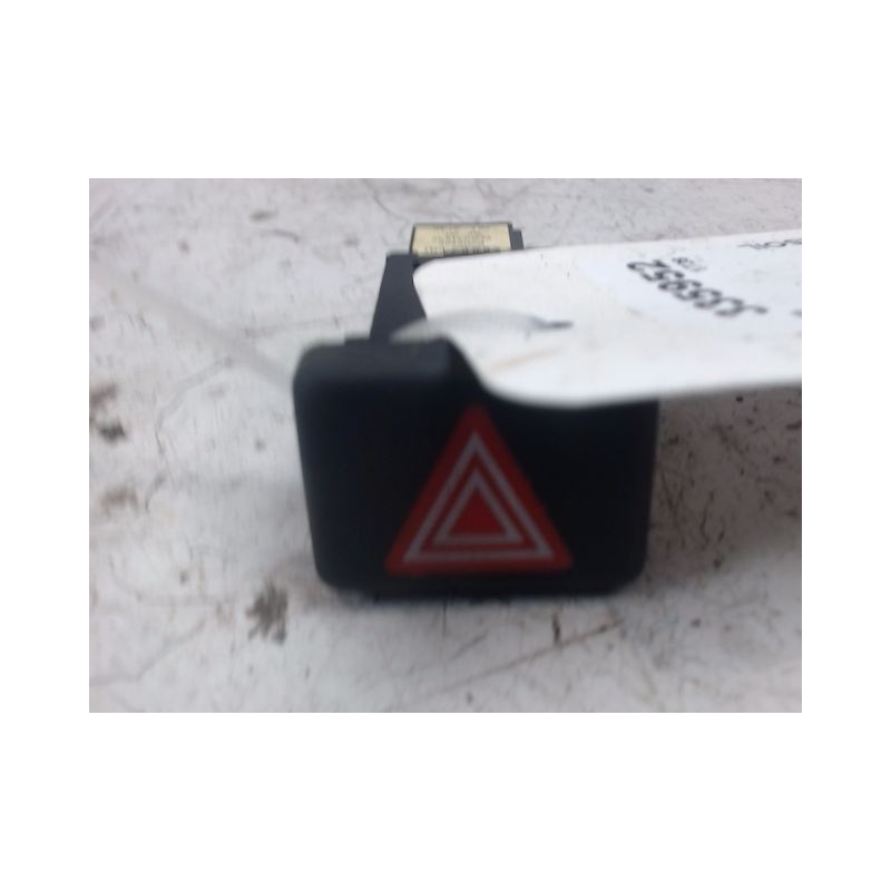 BOUTON DE WARNING AUDI A4 2001-