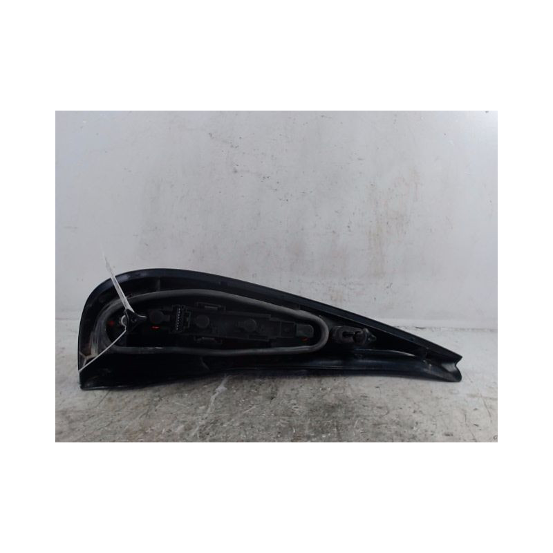 FEU ARRIERE DROIT RENAULT LAGUNA NEVADA -98