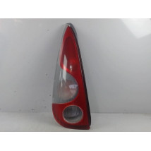 FEU ARRIERE GAUCHE  TOYOTA YARIS VERSO -2003