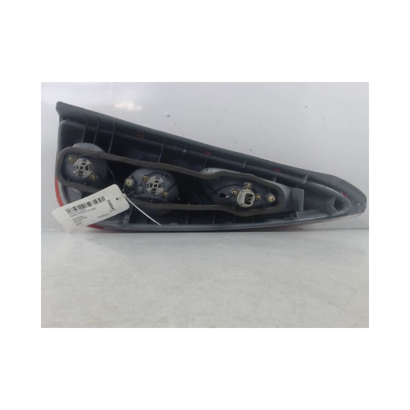 FEU ARRIERE GAUCHE  TOYOTA YARIS VERSO -2003