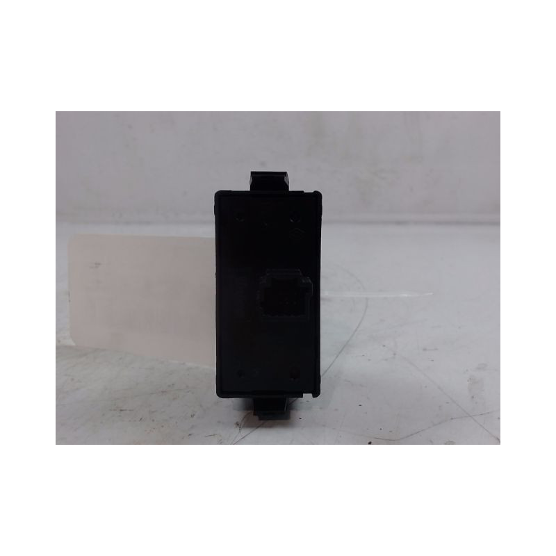 BOUTON DE WARNING DACIA SANDERO