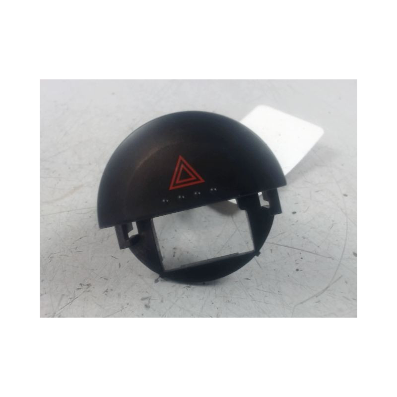 BOUTON DE WARNING NISSAN X-TRAIL