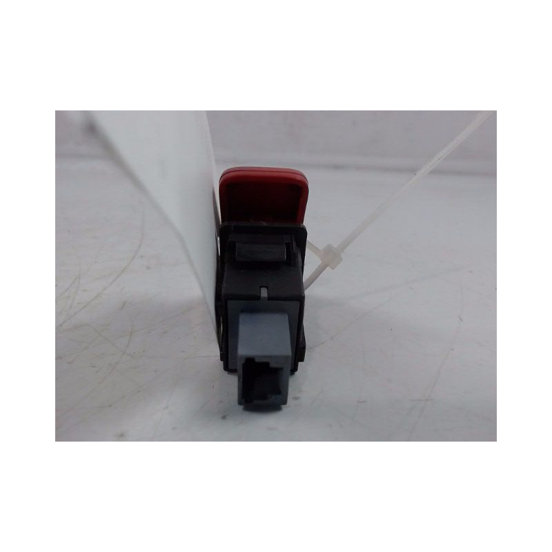 BOUTON DE WARNING TOYOTA AURIS 2007-