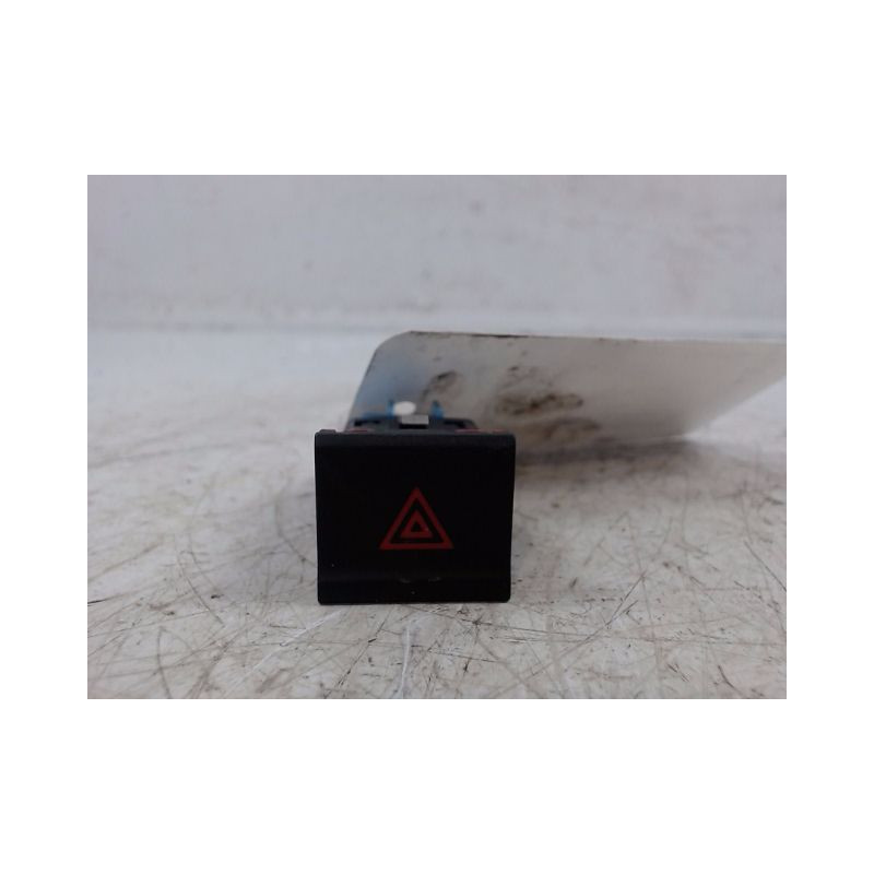 BOUTON DE WARNING VOLKSWAGEN POLO 2005-