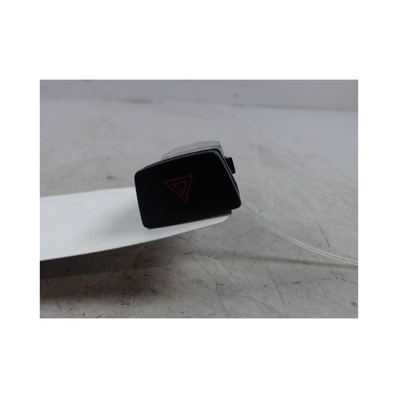 BOUTON DE WARNING FORD FIESTA 2008-