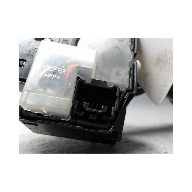 COMMANDE CLIGNOTANT MAZDA 5