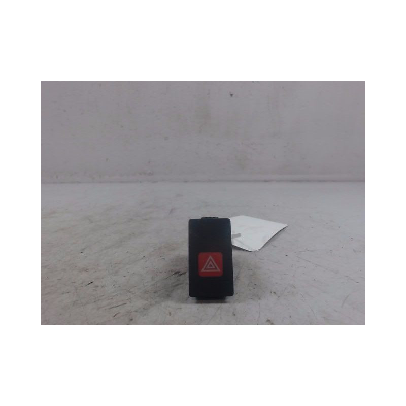 BOUTON DE WARNING HYUNDAI MATRIX