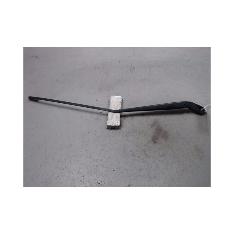 BRAS ESSUIE-GLACE AVANT DROIT VOLKSWAGEN POLO 02-05
