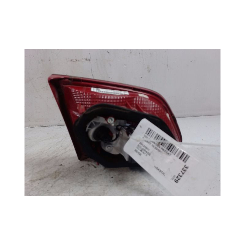 FEU ARRIERE INTERIEUR DROIT VOLKSWAGEN PASSAT 2010-