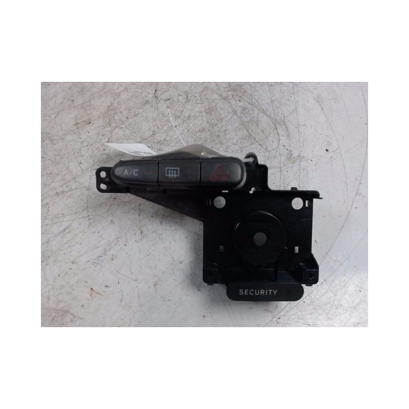 BOUTON DE WARNING TOYOTA YARIS -2003