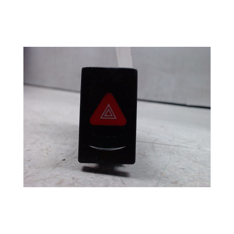 BOUTON DE WARNING VOLKSWAGEN PASSAT 2000-2005