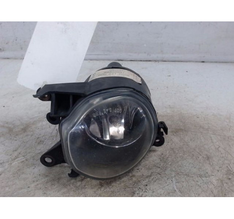 PHARE ANTIBROUILLARD AVD