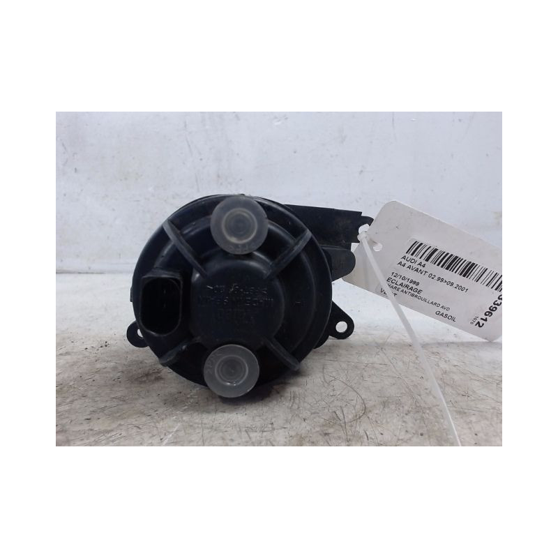PHARE ANTIBROUILLARD AVANT DROIT AUDI A4 AVANT 99-2001
