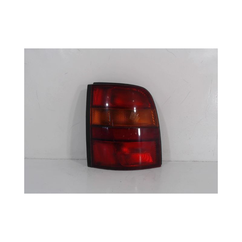 FEU ARRIERE GAUCHE  NISSAN MICRA 92-96