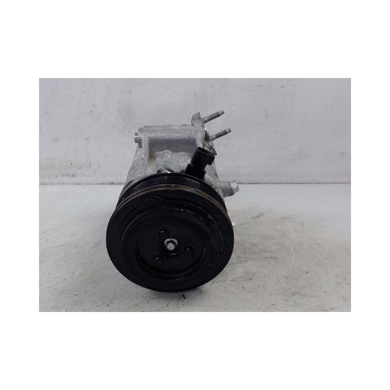 COMPRESSEUR AIR CONDITIONNE FORD FIESTA 2010-