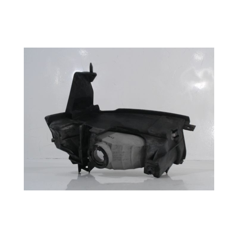 PHARE ANTIBROUILLARD AVANT GAUCHE TOYOTA AVENSIS VERSO 04-06