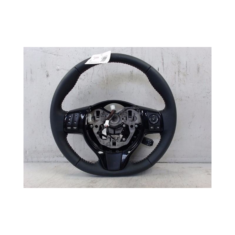 VOLANT DE DIRECTION TOYOTA YARIS