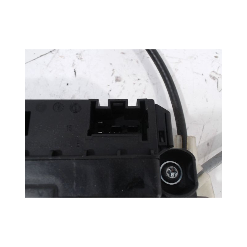 MECANISME+MOTEUR LEVE-GLACE ARRIERE DROIT VOLKSWAGEN POLO 2009-