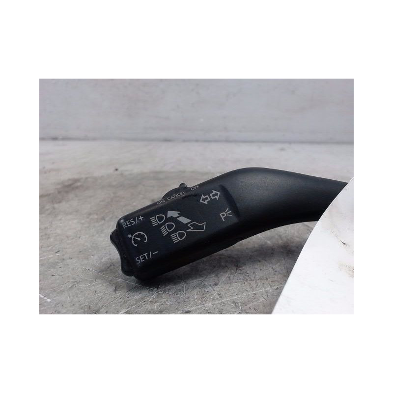 COMMANDE CLIGNOTANT VOLKSWAGEN GOLF V PLUS 2005-