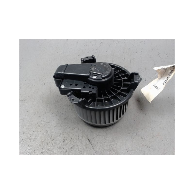 MOTEUR VENTILATEUR CHAUFFAGE TOYOTA YARIS