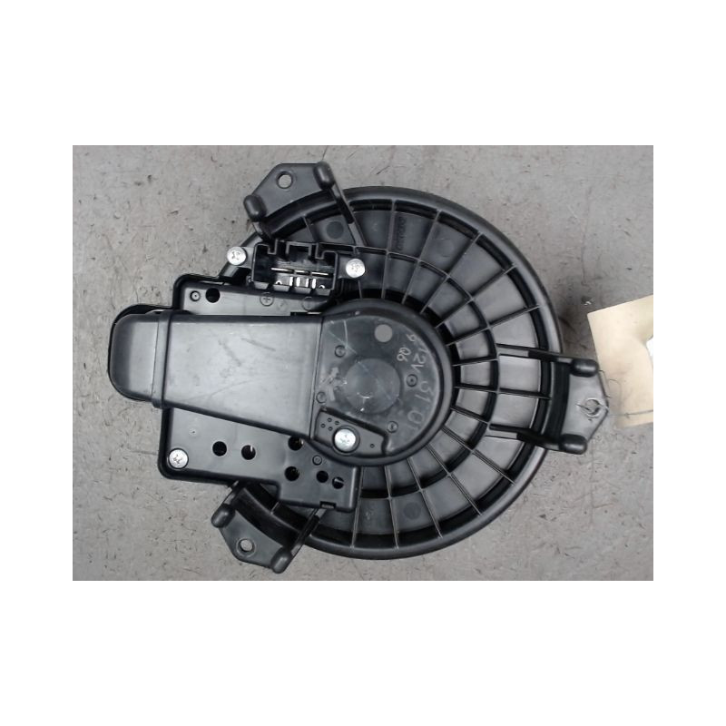 MOTEUR VENTILATEUR CHAUFFAGE TOYOTA YARIS