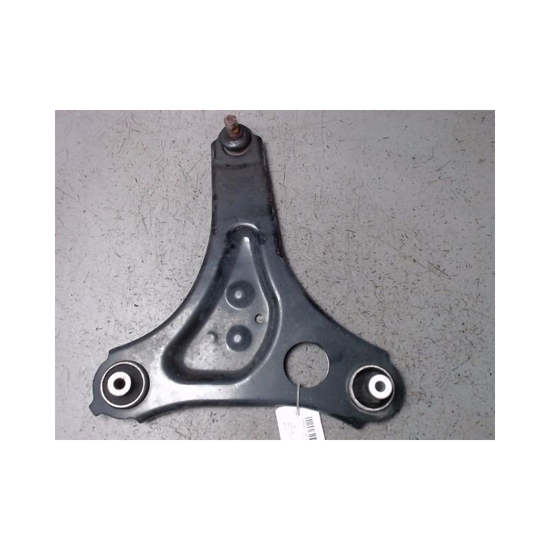TRIANGLE INFERIEUR AVANT GAUCHE SMART FORTWO