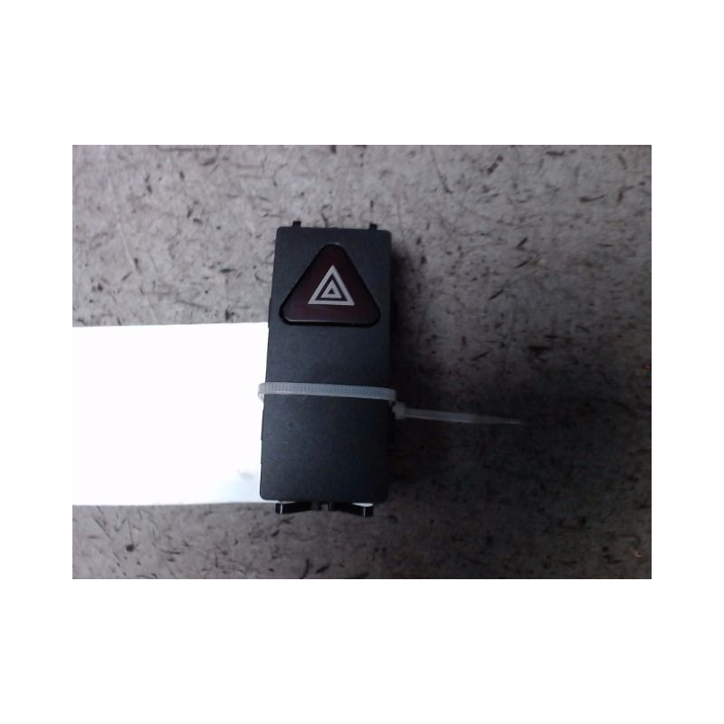 BOUTON DE WARNING MERCEDES CLASSE C 2007-