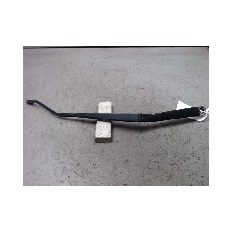 BRAS ESSUIE-GLACE AVANT DROIT TOYOTA RAV4 2000-