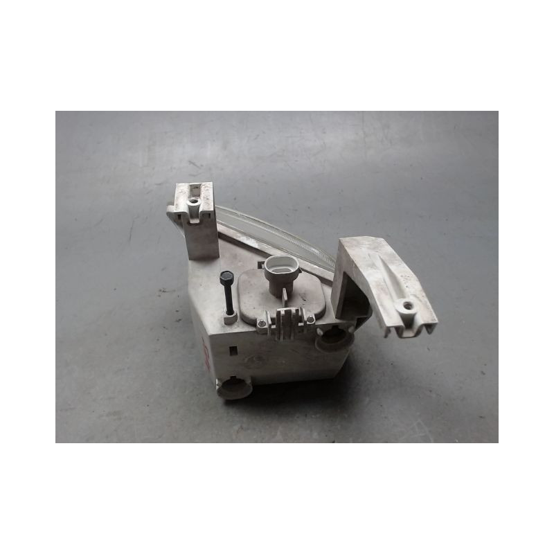 PHARE ANTIBROUILLARD AVANT GAUCHE OPEL VECTRA 95-99