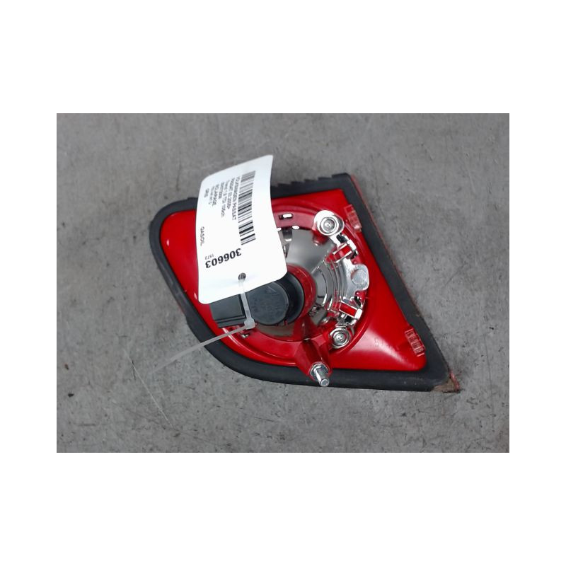 FEU ARRIERE INTERIEUR DROIT VOLKSWAGEN PASSAT 2005-