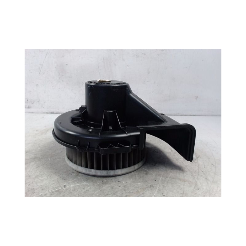 MOTEUR VENTILATEUR CHAUFFAGE VOLKSWAGEN POLO 2009-