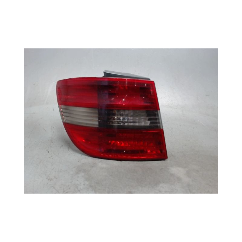 FEU ARRIERE GAUCHE  MERCEDES CLASSE B 05-08