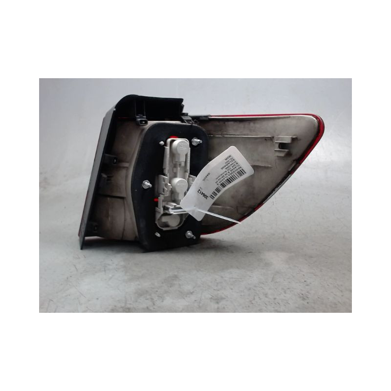 FEU ARRIERE GAUCHE  MERCEDES CLASSE B 05-08