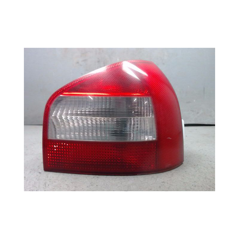 FEU ARRIERE DROIT AUDI A3 2000-2003