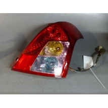 FEU ARRIERE DROIT SUZUKI SWIFT