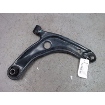 TRIANGLE INFERIEUR AVANT DROIT TOYOTA YARIS