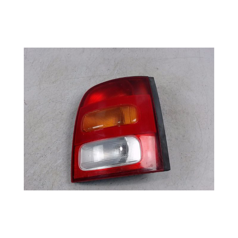 FEU ARRIERE DROIT NISSAN MICRA 98-2000