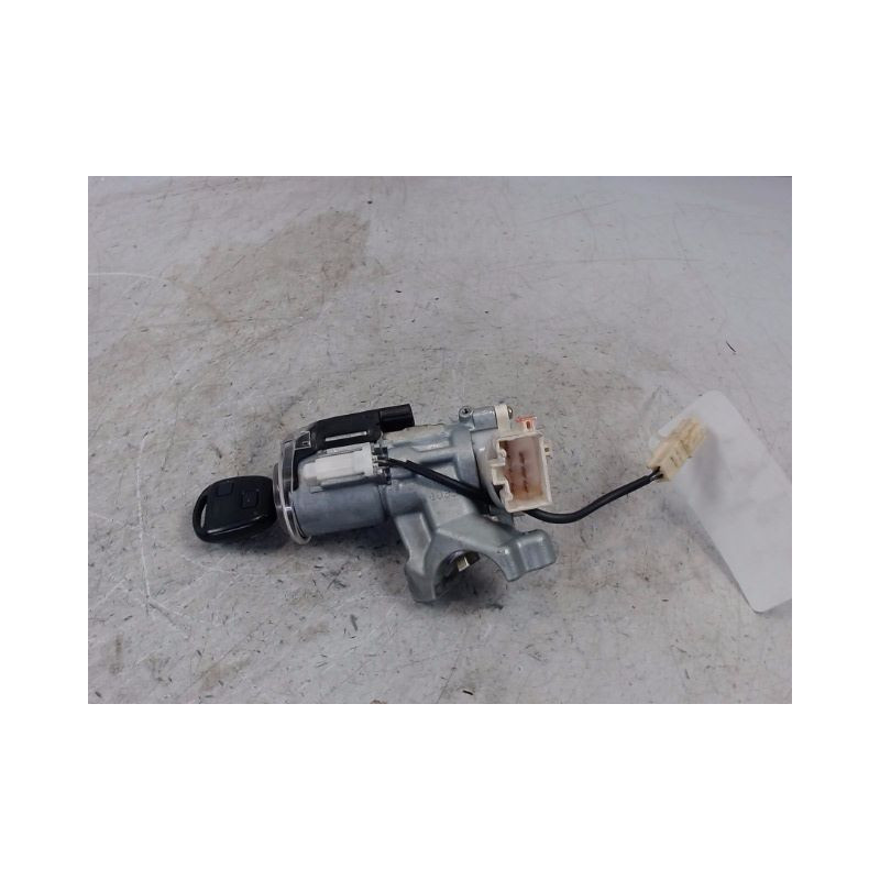 ANTIVOL DE DIRECTION TOYOTA AVENSIS VERSO 04-06