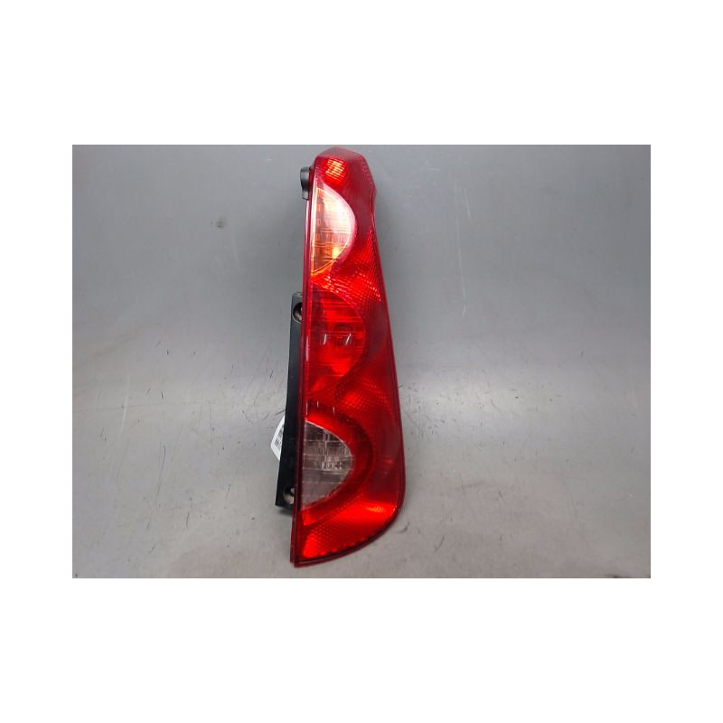 FEU ARRIERE DROIT NISSAN NOTE