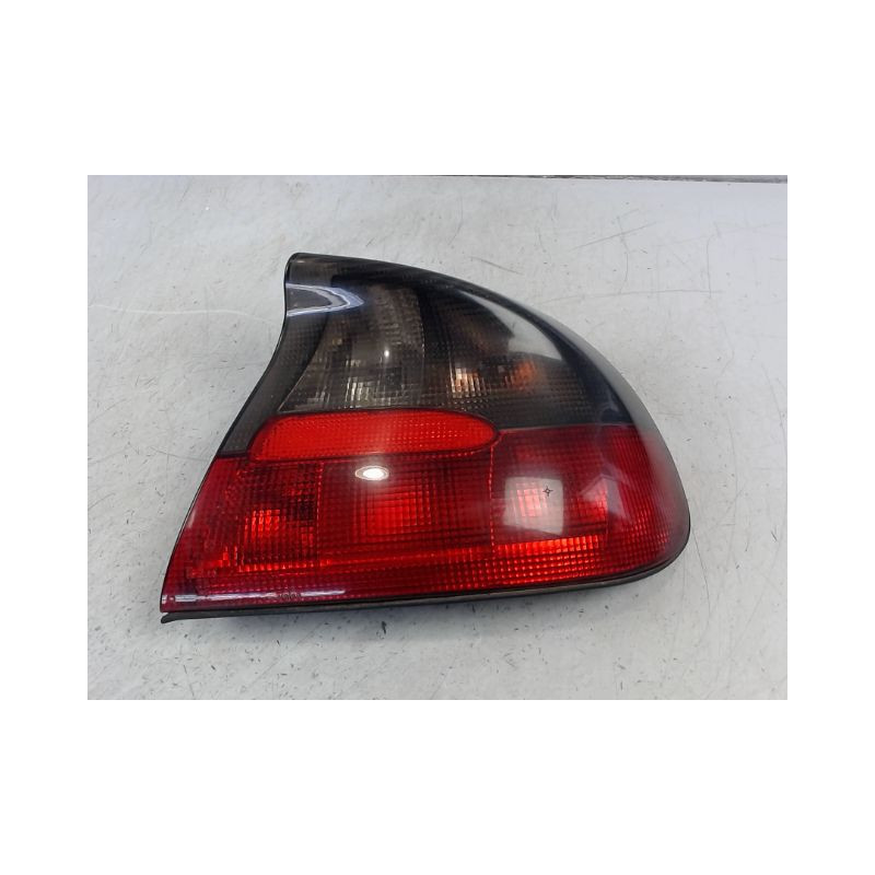 FEU ARRIERE DROIT OPEL TIGRA