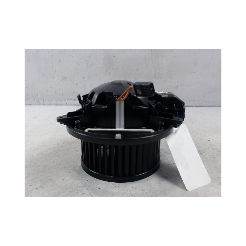MOTEUR VENTILATEUR CHAUFFAGE B.M.W. SERIE 1