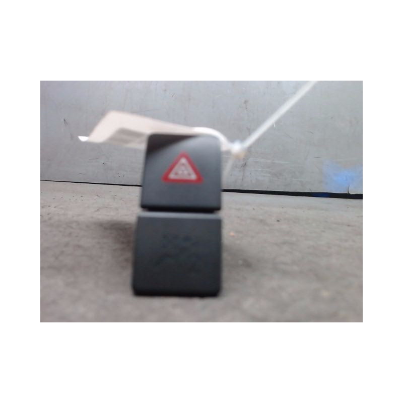 BOUTON DE WARNING OPEL AGILA