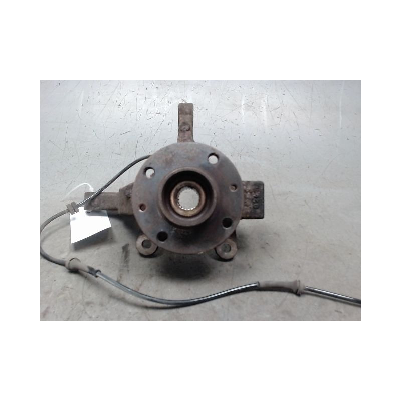 PIVOT AVANT GAUCHE NISSAN NOTE