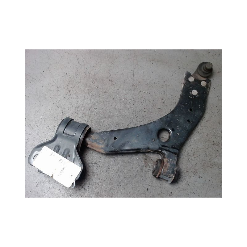 TRIANGLE INFERIEUR AVANT GAUCHE FORD FOCUS