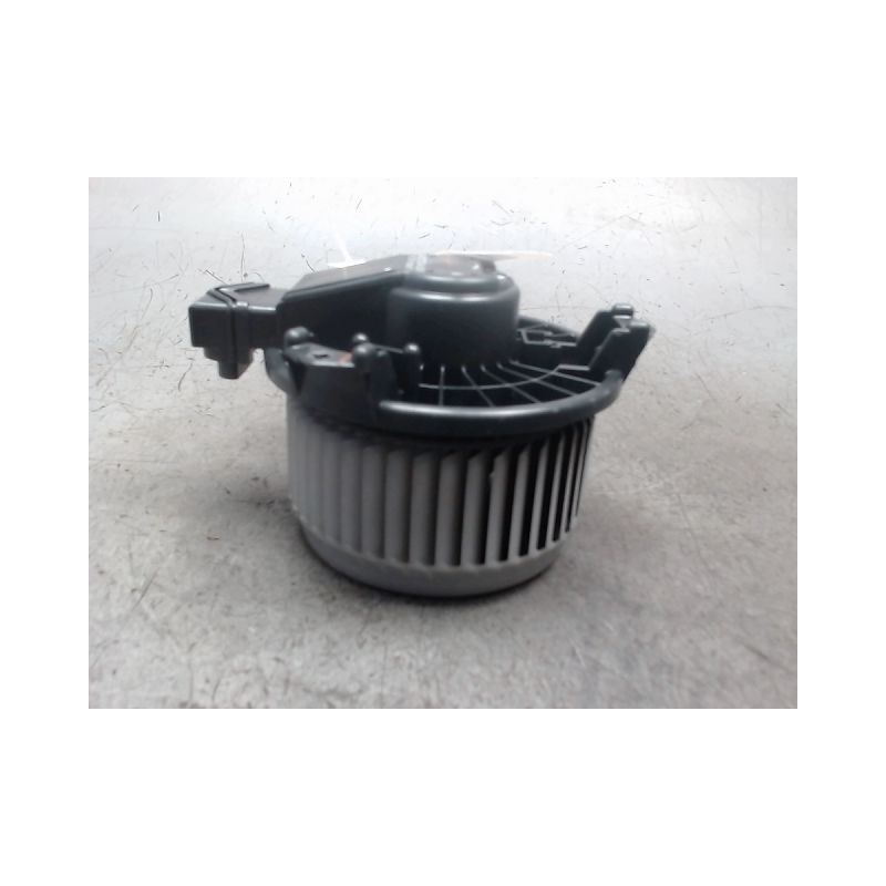 MOTEUR VENTILATEUR CHAUFFAGE TOYOTA YARIS 2005-