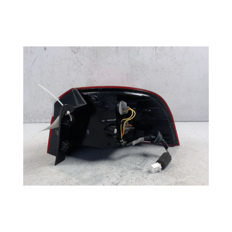 FEU ARRIERE GAUCHE  KIA RIO 2005-